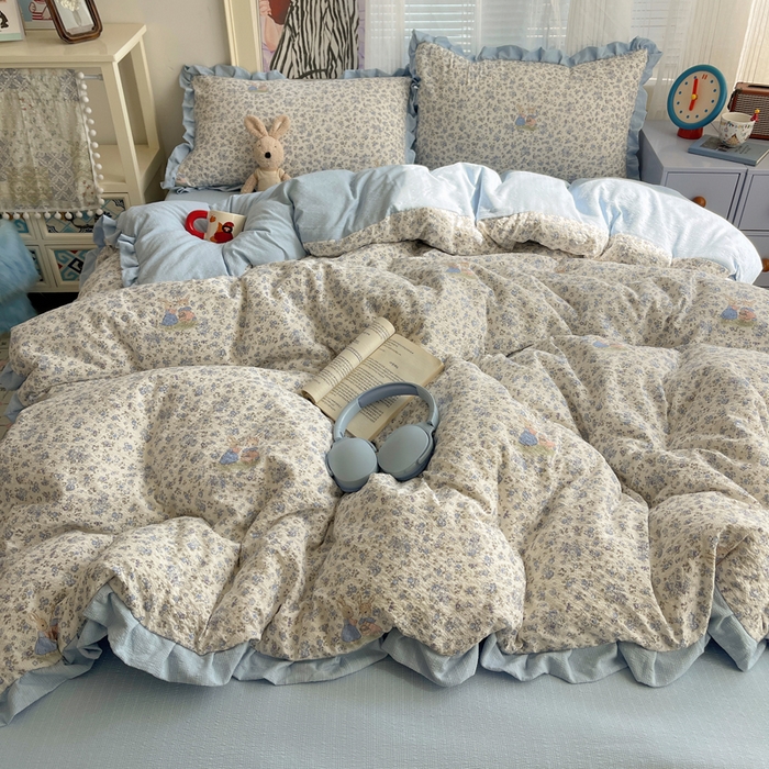 91家纺网 家纺一手货源 找家纺 迪梦姿家纺 2026新款高克重泡芙纱泡泡纱床单款四件套系列 兔仔花田