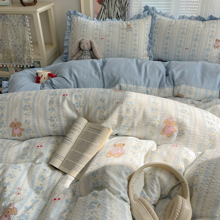 91家纺网 家纺一手货源 找家纺 迪梦姿家纺 2026新款高克重泡芙纱泡泡纱床单款四件套系列 纯宅熊