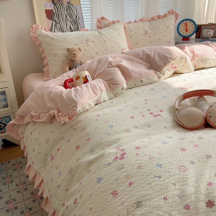 91家纺网 家纺一手货源 找家纺 迪梦姿家纺 2026新款高克重泡芙纱泡泡纱床单款四件套系列 躲猫猫