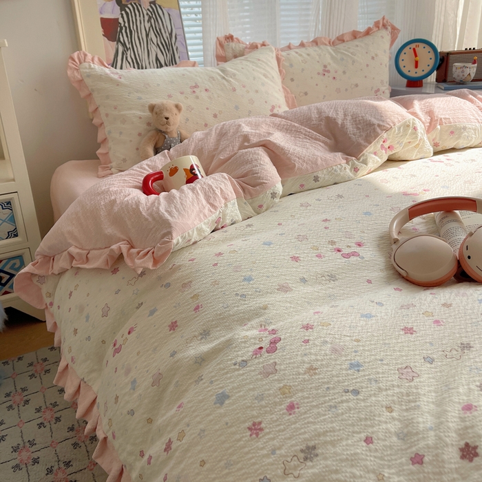 91家纺网 家纺一手货源 找家纺 迪梦姿家纺 2026新款高克重泡芙纱泡泡纱床单款四件套系列 躲猫猫