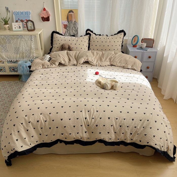 91家纺网 家纺一手货源 找家纺 迪梦姿家纺 2026新款高克重泡芙纱泡泡纱床单款四件套系列 甜心咖絮