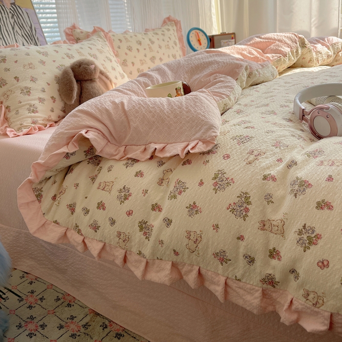 91家纺网 家纺一手货源 找家纺 迪梦姿家纺 2026新款高克重泡芙纱泡泡纱床单款四件套系列 花野兔眠