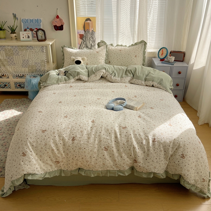 91家纺网 家纺一手货源 找家纺 迪梦姿家纺 2026新款高克重泡芙纱泡泡纱床单款四件套系列 木马小花团