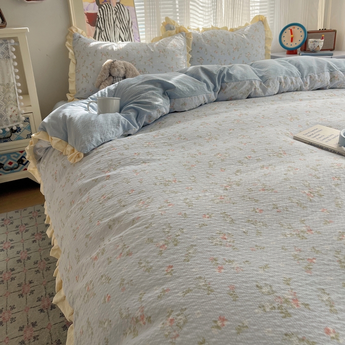 91家纺网 家纺一手货源 找家纺 迪梦姿家纺 2026新款高克重泡芙纱泡泡纱床单款四件套系列 浅沙花影蓝