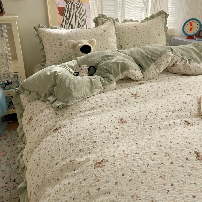 91家纺网 家纺一手货源 找家纺 迪梦姿家纺 2026新款高克重泡芙纱泡泡纱床单款四件套系列 木马小花团