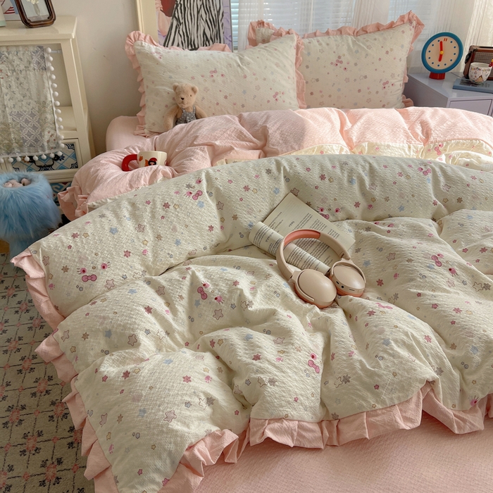 91家纺网 家纺一手货源 找家纺 迪梦姿家纺 2026新款高克重泡芙纱泡泡纱床单款四件套系列 躲猫猫