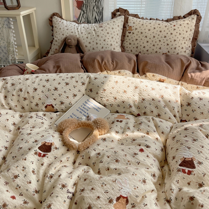 91家纺网 家纺一手货源 找家纺 迪梦姿家纺 2026新款高克重泡芙纱泡泡纱床单款四件套系列 田园兔