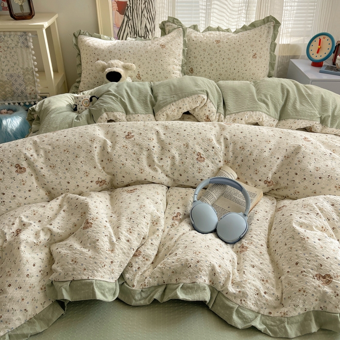 91家纺网 家纺一手货源 找家纺 迪梦姿家纺 2026新款高克重泡芙纱泡泡纱床单款四件套系列 木马小花团