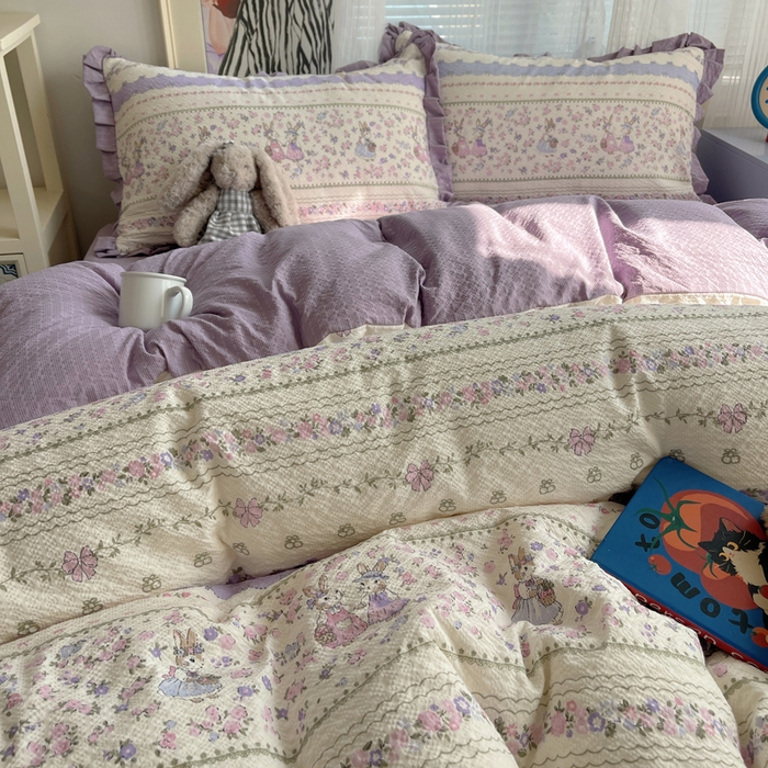 91家纺网 家纺一手货源 找家纺 迪梦姿家纺 2026新款高克重泡芙纱泡泡纱床单款四件套系列 小兔裙边