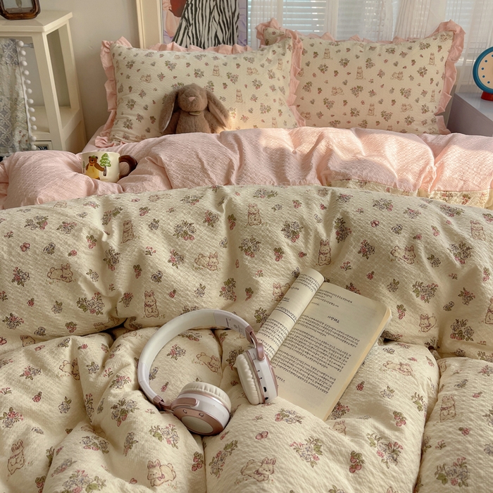 91家纺网 家纺一手货源 找家纺 迪梦姿家纺 2026新款高克重泡芙纱泡泡纱床单款四件套系列 花野兔眠