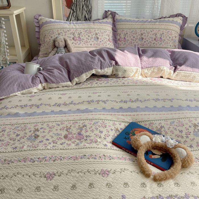 91家纺网 家纺一手货源 找家纺 迪梦姿家纺 2026新款高克重泡芙纱泡泡纱床单款四件套系列 小兔裙边