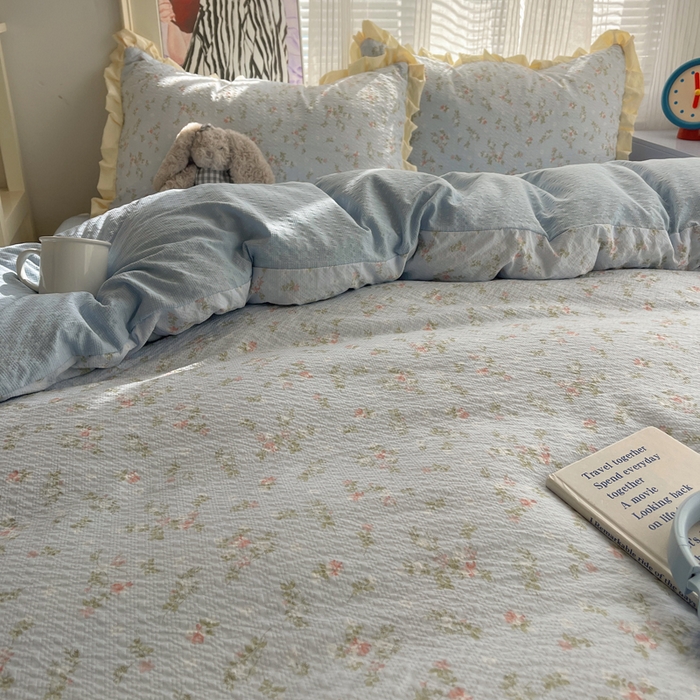 91家纺网 家纺一手货源 找家纺 迪梦姿家纺 2026新款高克重泡芙纱泡泡纱床单款四件套系列 浅沙花影蓝