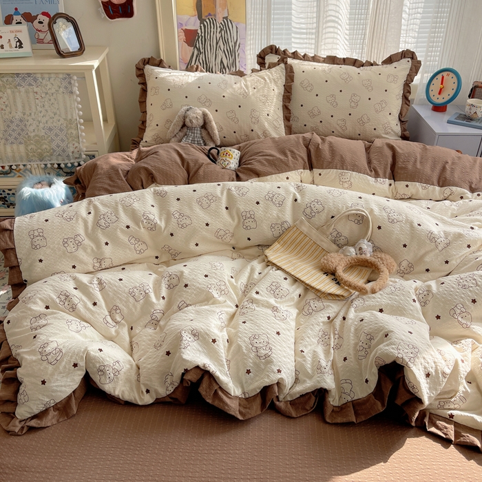 91家纺网 家纺一手货源 找家纺 迪梦姿家纺 2026新款高克重泡芙纱泡泡纱床单款四件套系列 描线小猫咖