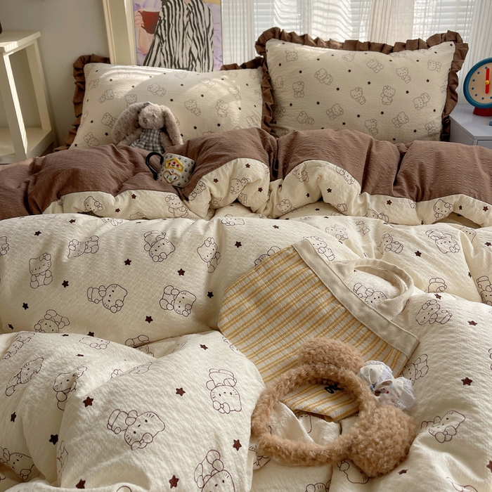 91家纺网 家纺一手货源 找家纺 迪梦姿家纺 2026新款高克重泡芙纱泡泡纱床单款四件套系列 描线小猫咖