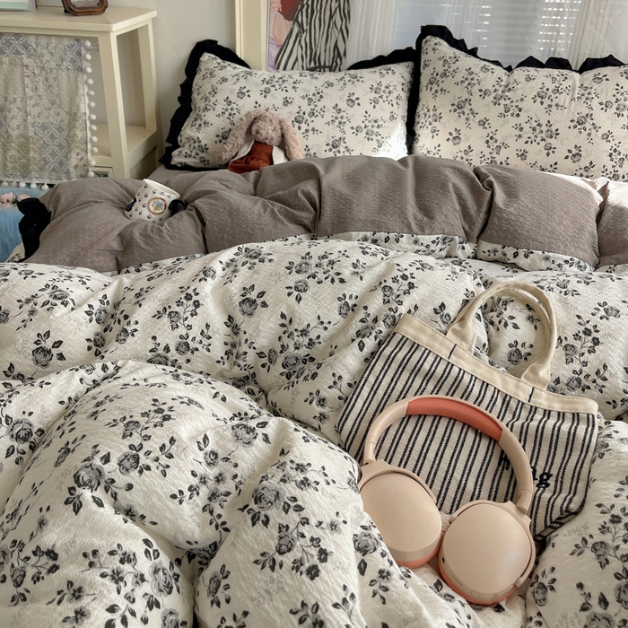 91家纺网 家纺一手货源 找家纺 迪梦姿家纺 2026新款高克重泡芙纱泡泡纱床单款四件套系列 只闻花香