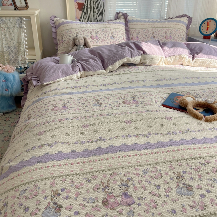 91家纺网 家纺一手货源 找家纺 迪梦姿家纺 2026新款高克重泡芙纱泡泡纱床单款四件套系列 小兔裙边