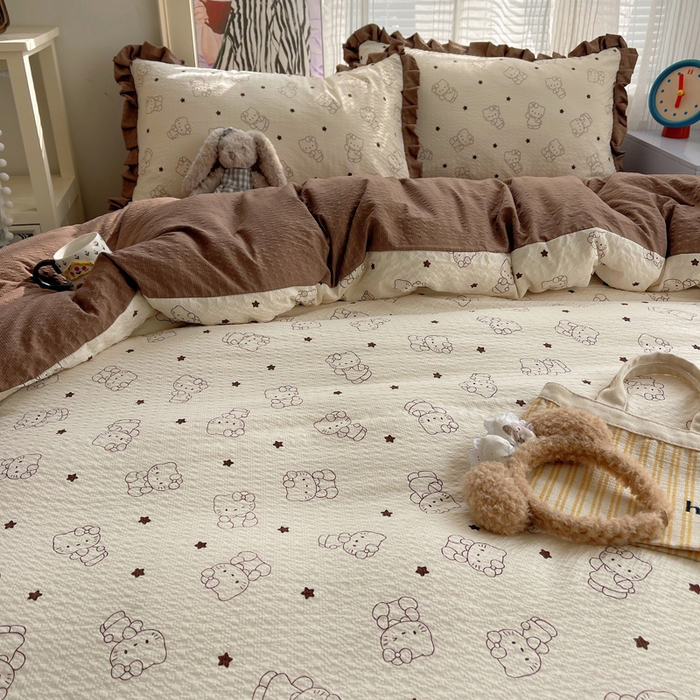 91家纺网 家纺一手货源 找家纺 迪梦姿家纺 2026新款高克重泡芙纱泡泡纱床单款四件套系列 描线小猫咖