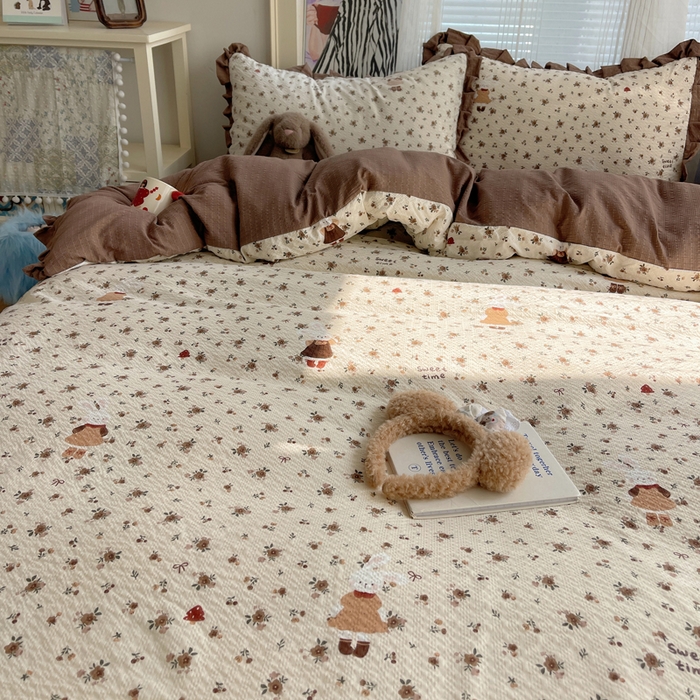 91家纺网 家纺一手货源 找家纺 迪梦姿家纺 2026新款高克重泡芙纱泡泡纱床单款四件套系列 田园兔