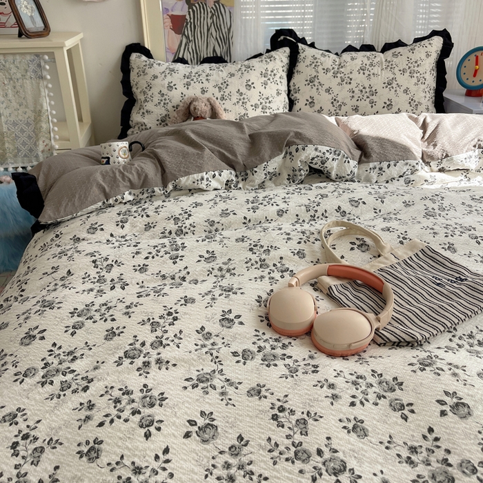 91家纺网 家纺一手货源 找家纺 迪梦姿家纺 2026新款高克重泡芙纱泡泡纱床单款四件套系列 只闻花香