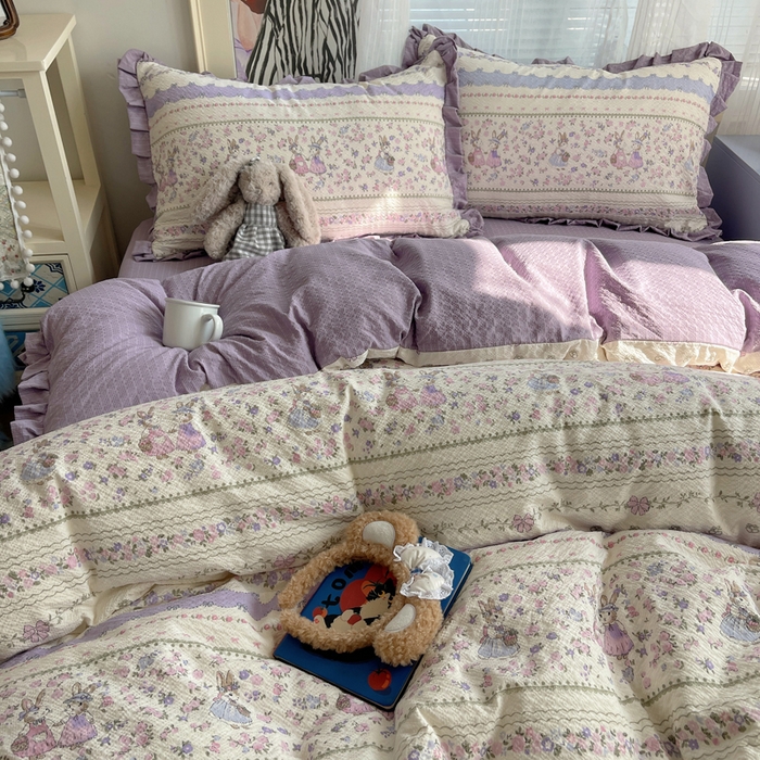 91家纺网 家纺一手货源 找家纺 迪梦姿家纺 2026新款高克重泡芙纱泡泡纱床单款四件套系列 小兔裙边