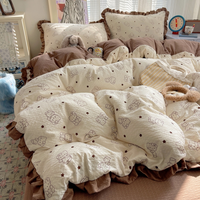 91家纺网 家纺一手货源 找家纺 迪梦姿家纺 2026新款高克重泡芙纱泡泡纱床单款四件套系列 描线小猫咖