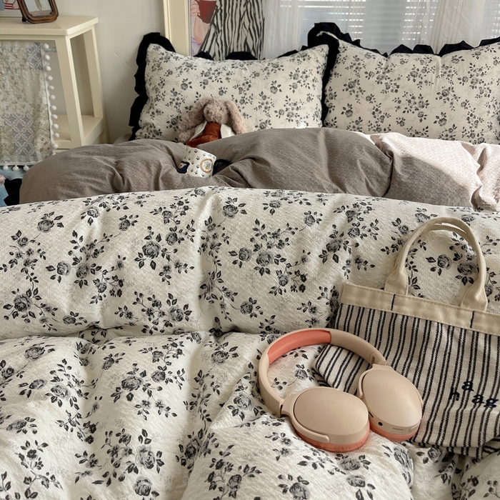 91家纺网 家纺一手货源 找家纺 迪梦姿家纺 2026新款高克重泡芙纱泡泡纱床单款四件套系列 只闻花香