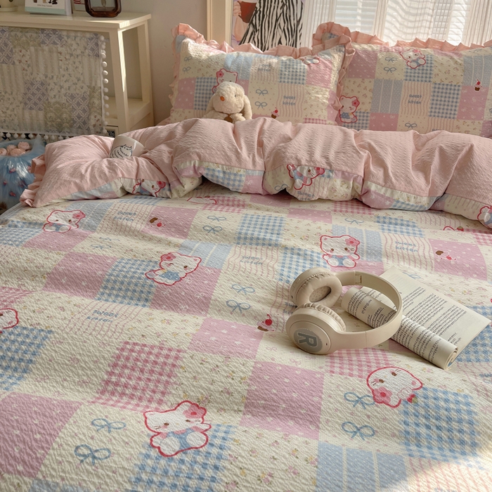 91家纺网 家纺一手货源 找家纺 迪梦姿家纺 2026新款高克重泡芙纱泡泡纱床单款四件套系列 甜喵块块