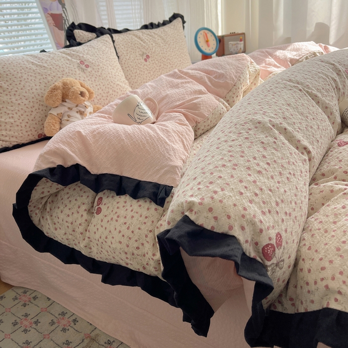 迪梦姿家纺 2026新款高克重泡芙纱泡泡纱床单款四件套系列 莓系花伐