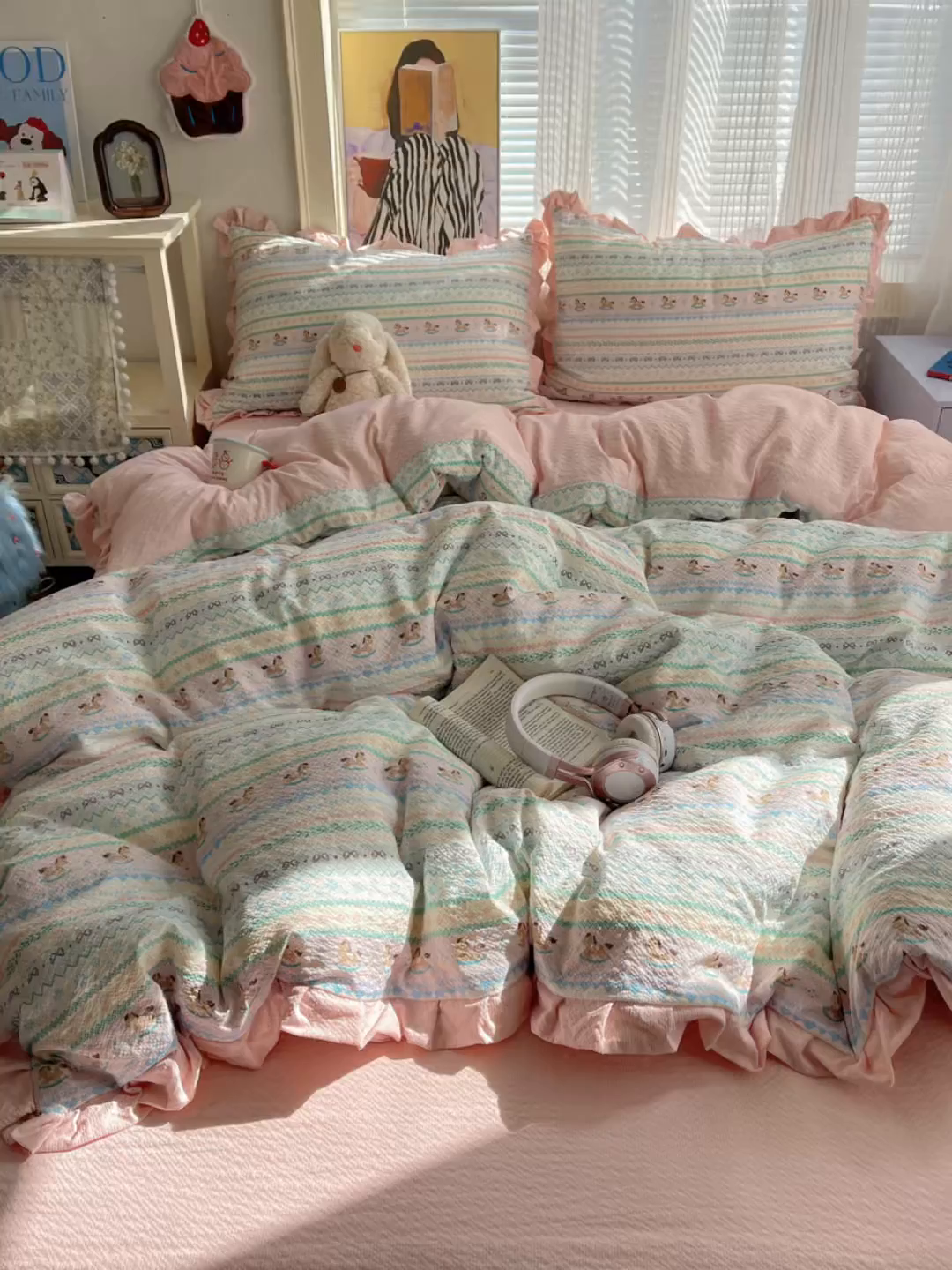 91家纺网 家纺一手货源 找家纺 迪梦姿家纺 2026新款高克重泡芙纱泡泡纱床单款四件套系列 甜心木马卷