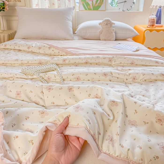 91家纺网 家纺一手货源 找家纺 爱宝被业 2026新款A类水洗棉新疆棉花夏被夏凉被 爱莎花园