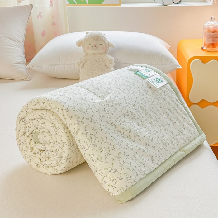 91家纺网 家纺一手货源 找家纺 爱宝被业 2026新款A类水洗棉新疆棉花夏被夏凉被 春风拂面