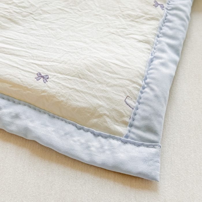 91家纺网 家纺一手货源 找家纺 爱宝被业 2026新款A类水洗棉新疆棉花夏被夏凉被 蓝格马