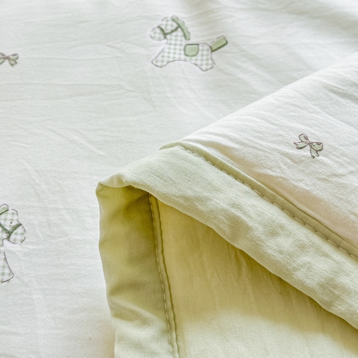 91家纺网 家纺一手货源 找家纺 爱宝被业 2026新款A类水洗棉新疆棉花夏被夏凉被 绿格马