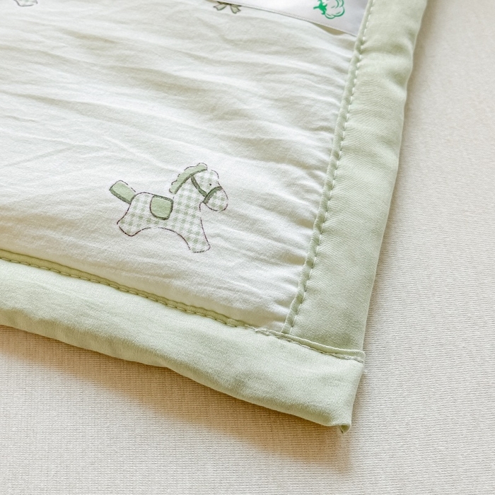 91家纺网 家纺一手货源 找家纺 爱宝被业 2026新款A类水洗棉新疆棉花夏被夏凉被 绿格马