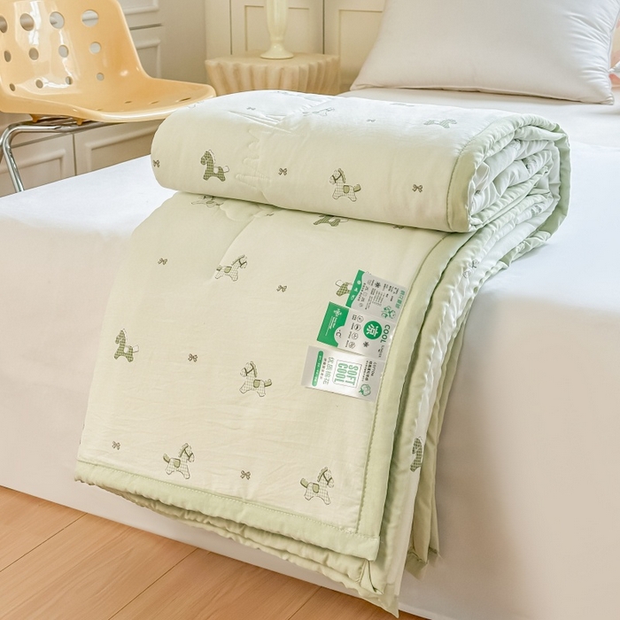 91家纺网 家纺一手货源 找家纺 爱宝被业 2026新款A类水洗棉新疆棉花夏被夏凉被 绿格马