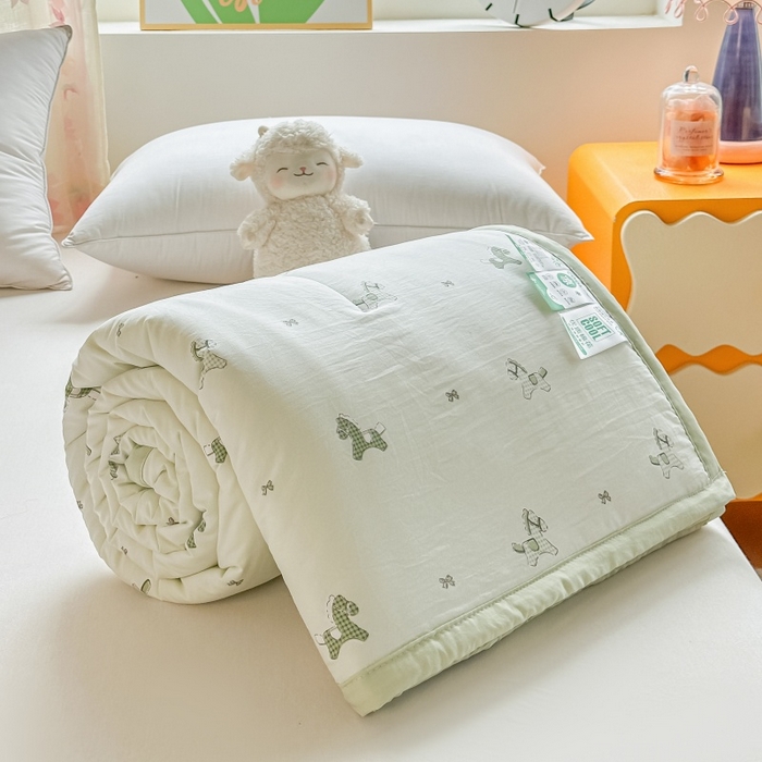 91家纺网 家纺一手货源 找家纺 爱宝被业 2026新款A类水洗棉新疆棉花夏被夏凉被 绿格马