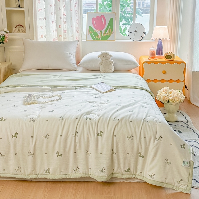 91家纺网 家纺一手货源 找家纺 爱宝被业 2026新款A类水洗棉新疆棉花夏被夏凉被 绿格马