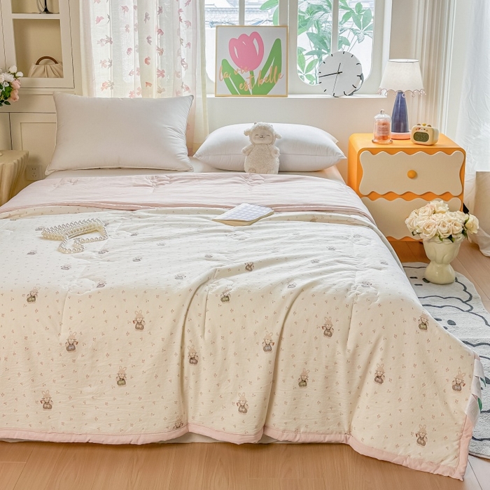 91家纺网 家纺一手货源 找家纺 爱宝被业 2026新款A类水洗棉新疆棉花夏被夏凉被 萝卜兔