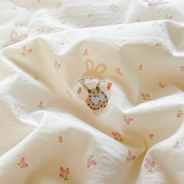 91家纺网 家纺一手货源 找家纺 爱宝被业 2026新款A类水洗棉新疆棉花夏被夏凉被 萝卜兔