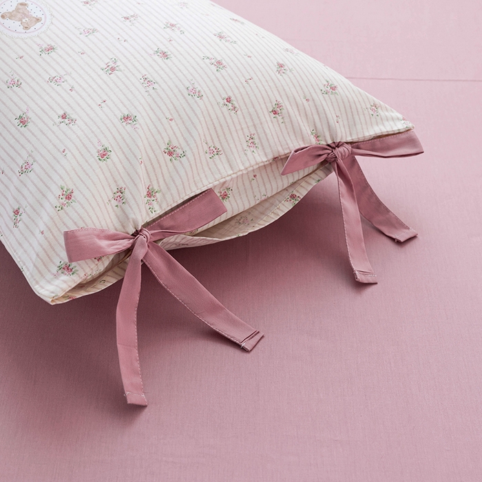 91家纺网 家纺一手货源 找家纺 绫韵家纺 2026新款13372全棉ins小碎花纯棉田园风床单床笠四件套系绳蝴蝶结系列二 碎花小熊