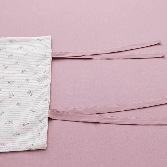 91家纺网 家纺一手货源 找家纺 绫韵家纺 2026新款13372全棉ins小碎花纯棉田园风床单床笠四件套系绳蝴蝶结系列二 碎花小熊