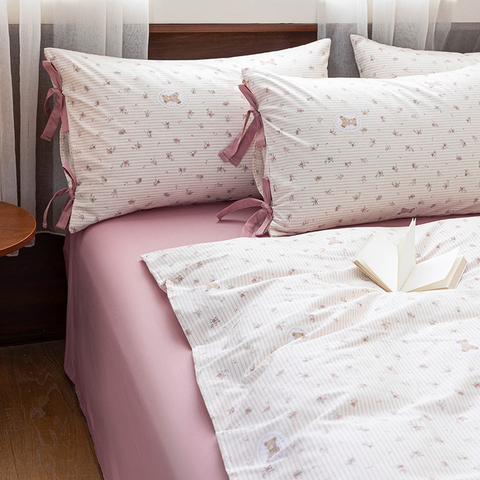 91家纺网 家纺一手货源 找家纺 绫韵家纺 2026新款13372全棉ins小碎花纯棉田园风床单床笠四件套系绳蝴蝶结系列二 碎花小熊