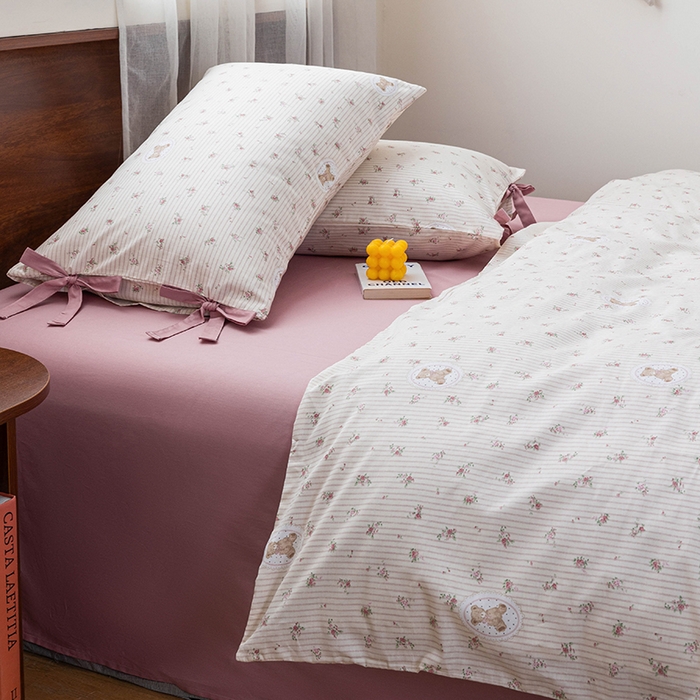 91家纺网 家纺一手货源 找家纺 绫韵家纺 2026新款13372全棉ins小碎花纯棉田园风床单床笠四件套系绳蝴蝶结系列二 碎花小熊