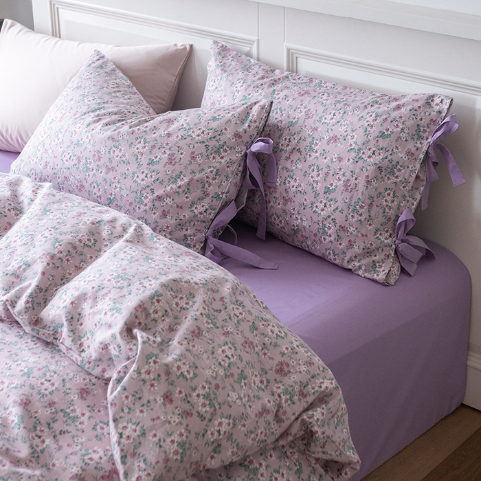 91家纺网 家纺一手货源 找家纺 绫韵家纺 2026新款13372全棉ins小碎花纯棉田园风床单床笠四件套系绳蝴蝶结系列二 蔓春-风信紫