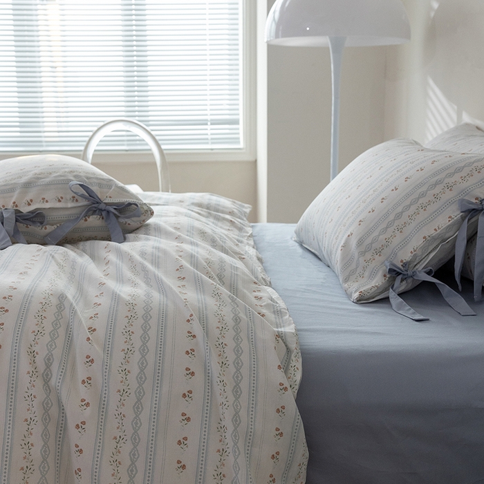 91家纺网 家纺一手货源 找家纺 绫韵家纺 2026新款13372全棉ins小碎花纯棉田园风床单床笠四件套系绳蝴蝶结系列二 汀兰-海港蓝