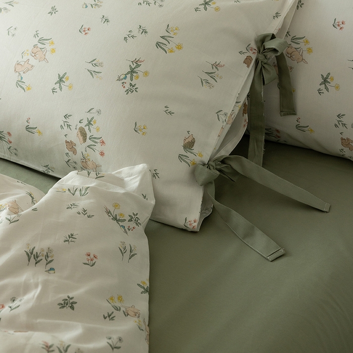 91家纺网 家纺一手货源 找家纺 绫韵家纺 2026新款13372全棉ins小碎花纯棉田园风床单床笠四件套系绳蝴蝶结系列二 仙子-松霜绿
