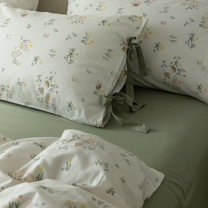 91家纺网 家纺一手货源 找家纺 绫韵家纺 2026新款13372全棉ins小碎花纯棉田园风床单床笠四件套系绳蝴蝶结系列二 仙子-松霜绿