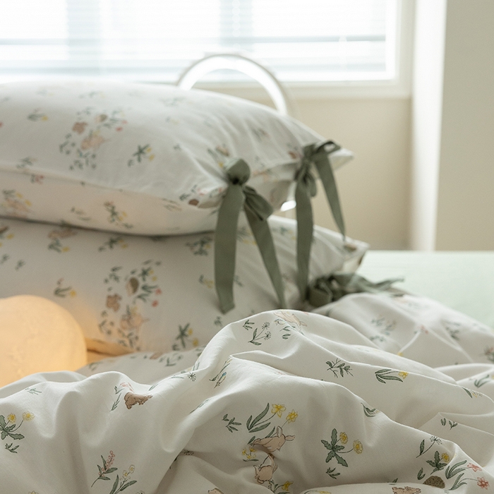 91家纺网 家纺一手货源 找家纺 绫韵家纺 2026新款13372全棉ins小碎花纯棉田园风床单床笠四件套系绳蝴蝶结系列二 仙子-松霜绿