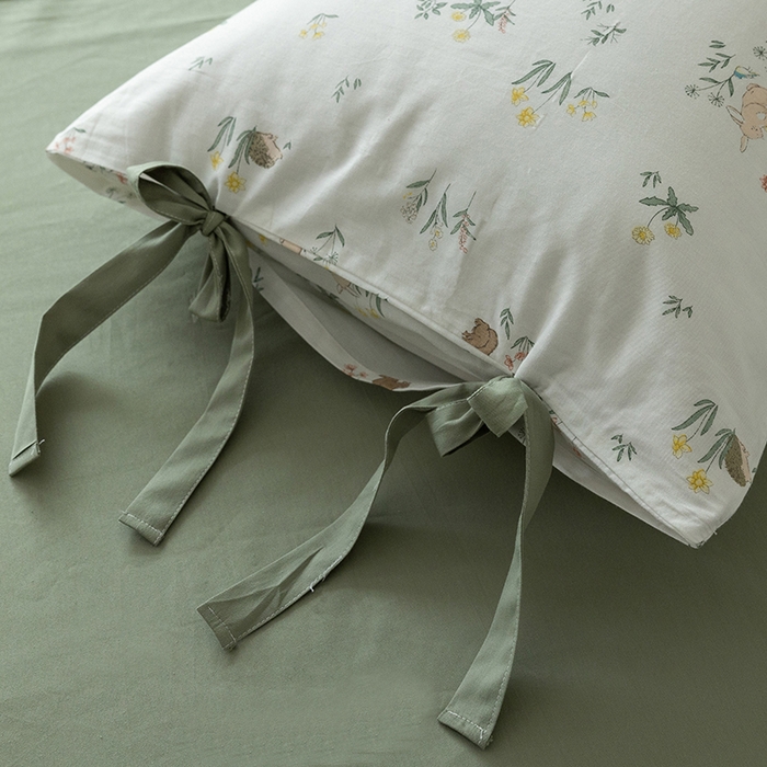 91家纺网 家纺一手货源 找家纺 绫韵家纺 2026新款13372全棉ins小碎花纯棉田园风床单床笠四件套系绳蝴蝶结系列二 仙子-松霜绿