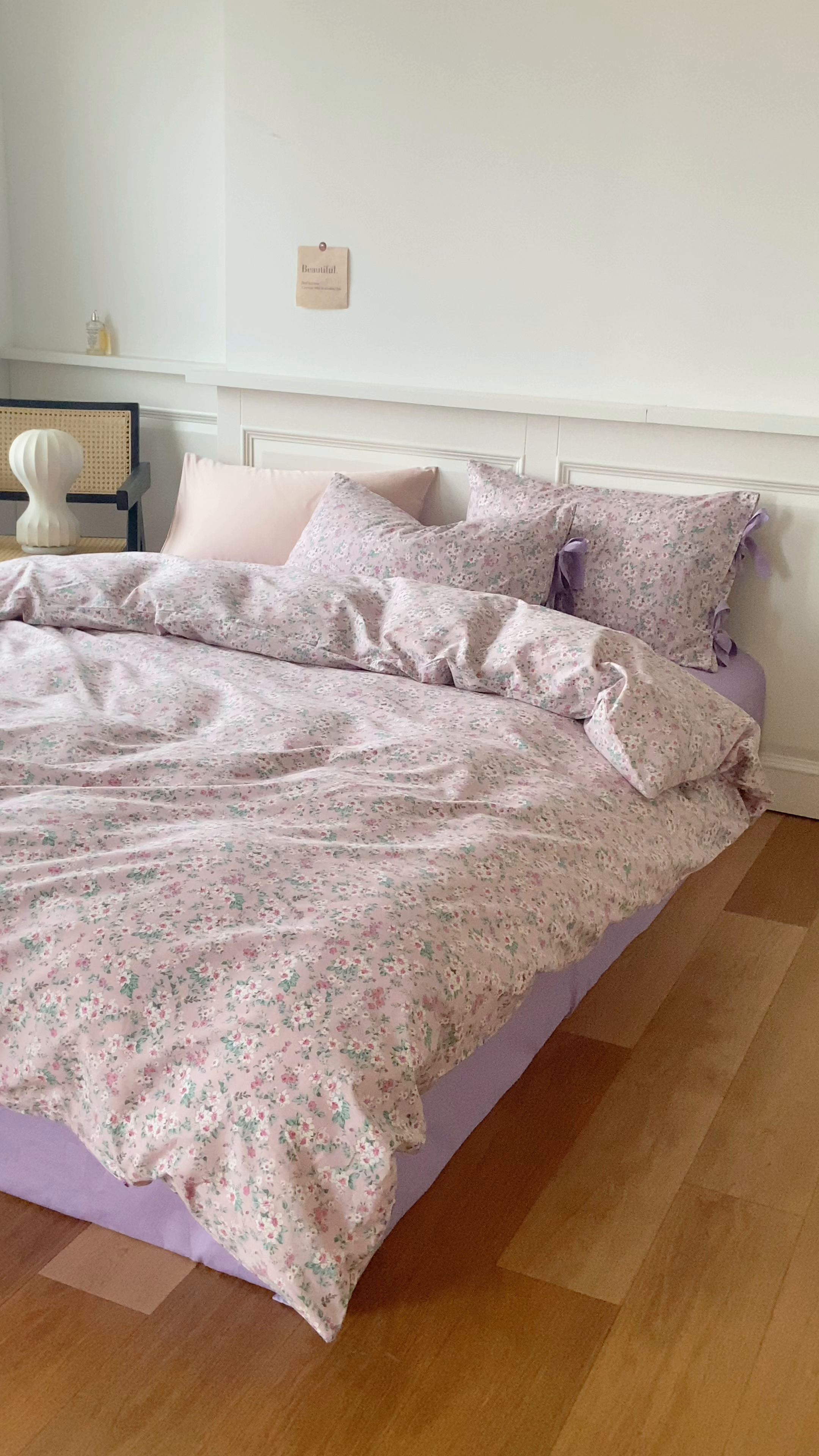 91家纺网 家纺一手货源 找家纺 绫韵家纺 2026新款13372全棉ins小碎花纯棉田园风床单床笠四件套系绳蝴蝶结系列二 蔓春-风信紫